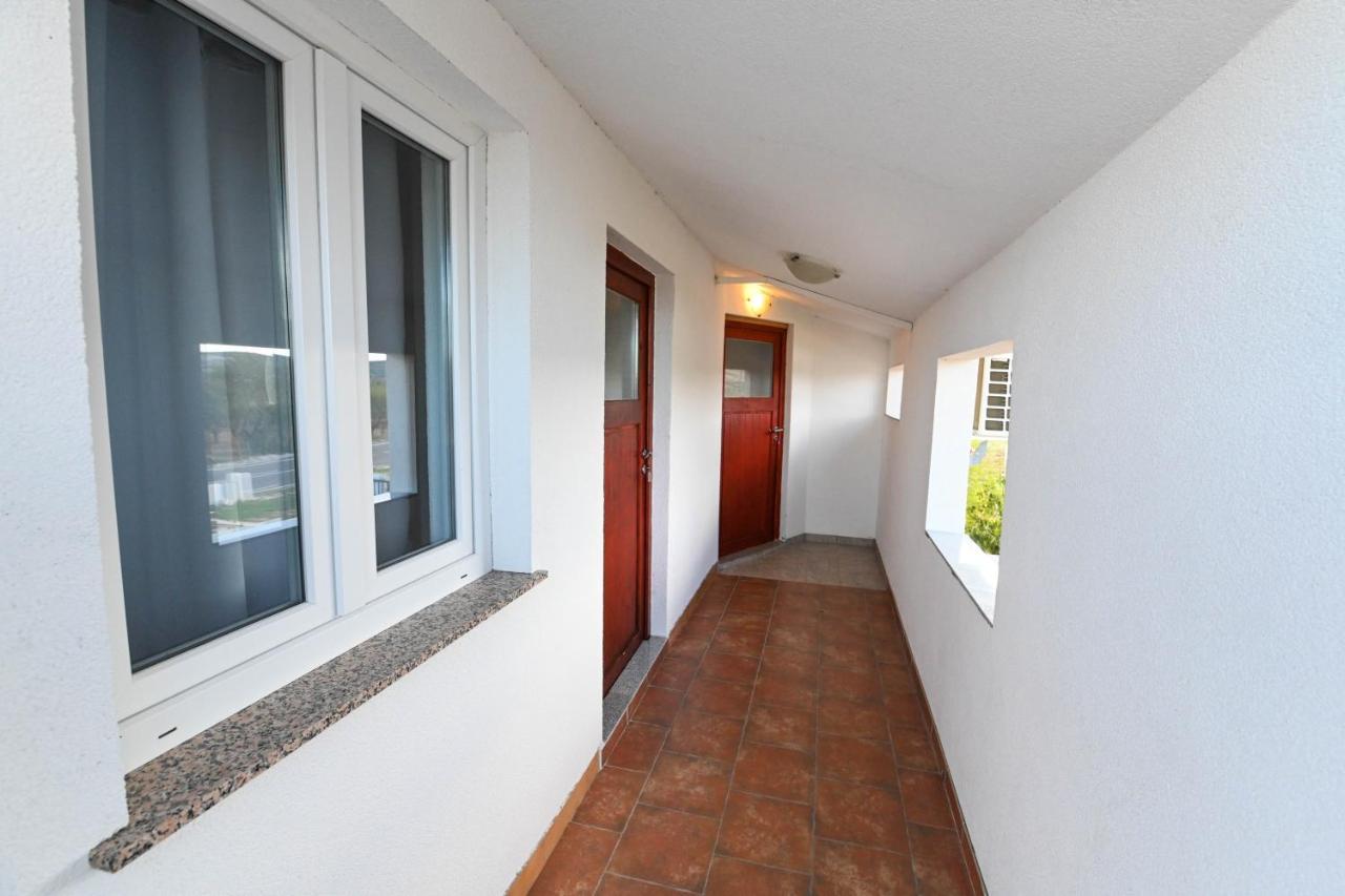 Holiday Home Donji Lepuri Lisicici Exteriör bild